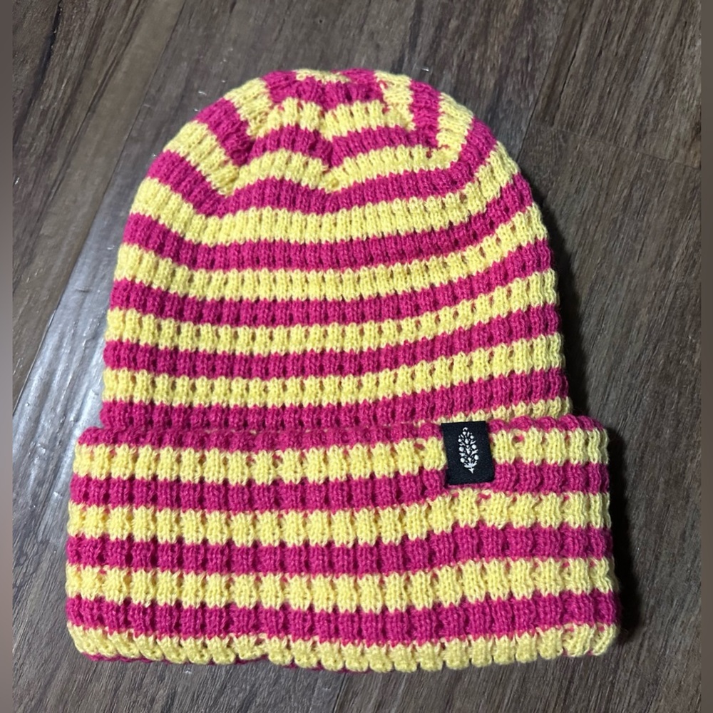 Free People Movement Stripe It Up Cool Down Beanie in Pink Lemonade. NWT - Picture 6 of 12
